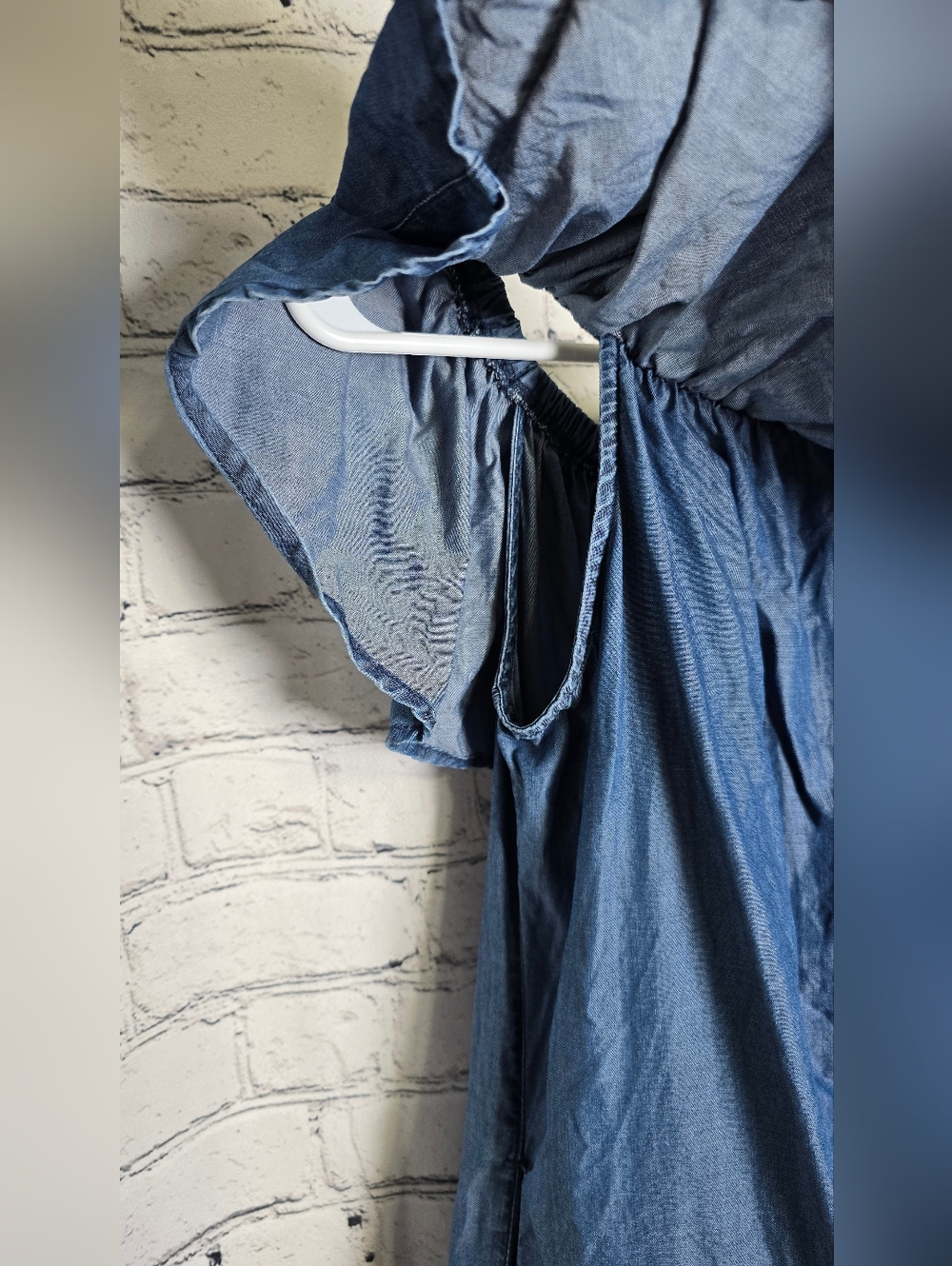 Tommy Bahama Off-Shoulder Chambray Women’s Dress Size XS - Picture 2 of 6